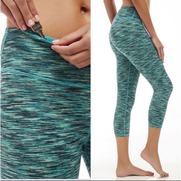 Fabletics Salar Capri Leggings Emerald Multi Stripe Cropped Compression Sz Small - Picture 5 of 8